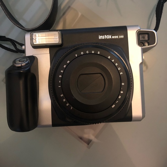 Fujifilm instax Wide 300 Camera - Picture 1 of 7